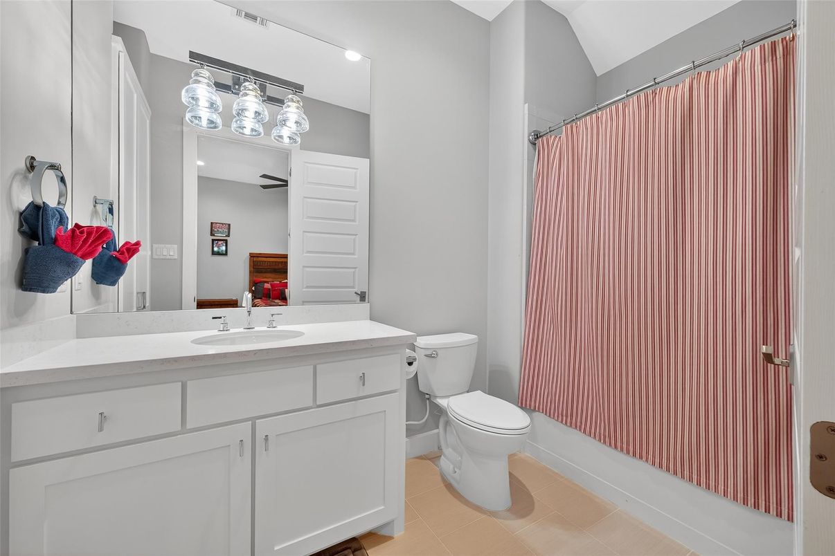 Bathroom, Interior, Recessed Lighting