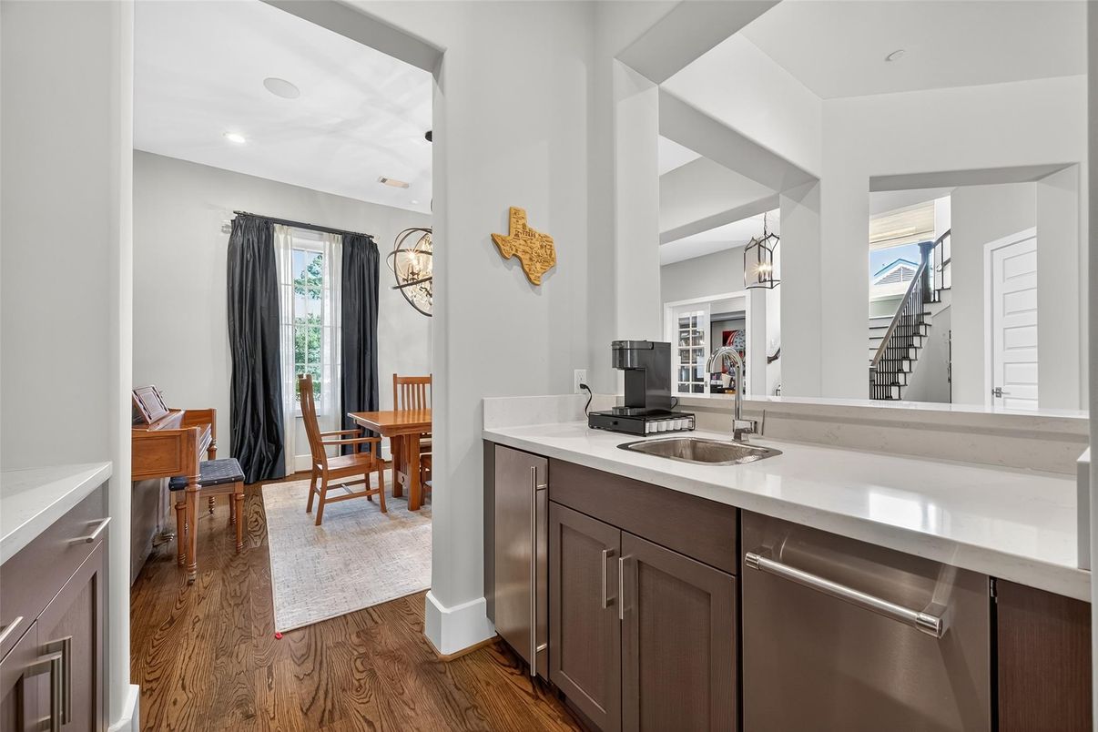 Dining room, Interior, Kitchen, Pendant Lights, Recessed Lighting, Stainless Steel Appliances, Wood Texture Flooring