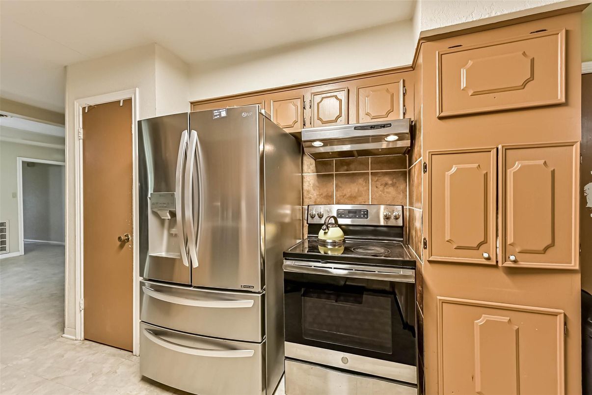 Interior, Kitchen, Stainless Steel Appliances