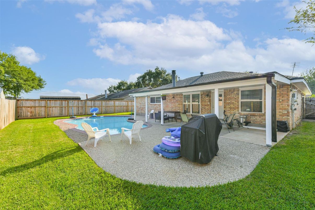 Backyard, Exterior, Pool