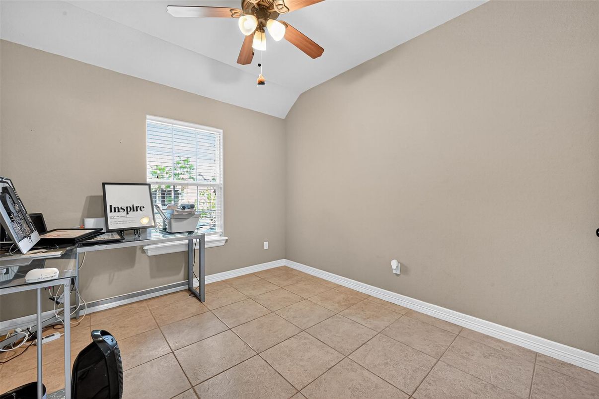 Home Office, Interior
