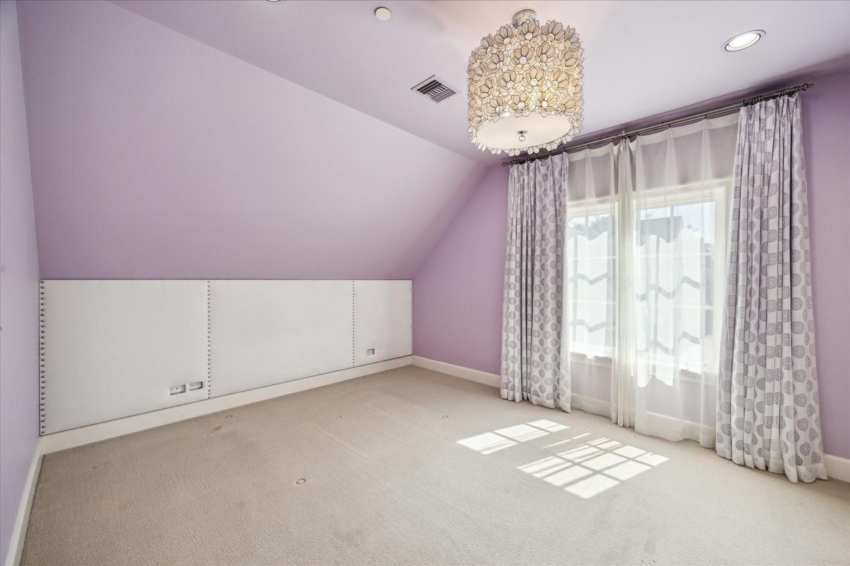 Chandelier, Empty room, Interior, Recessed Lighting