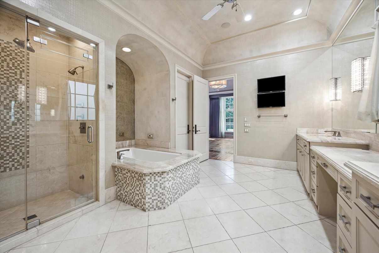 Bathroom, Dual Sink Vanities, Glass Shower, Interior, Recessed Lighting