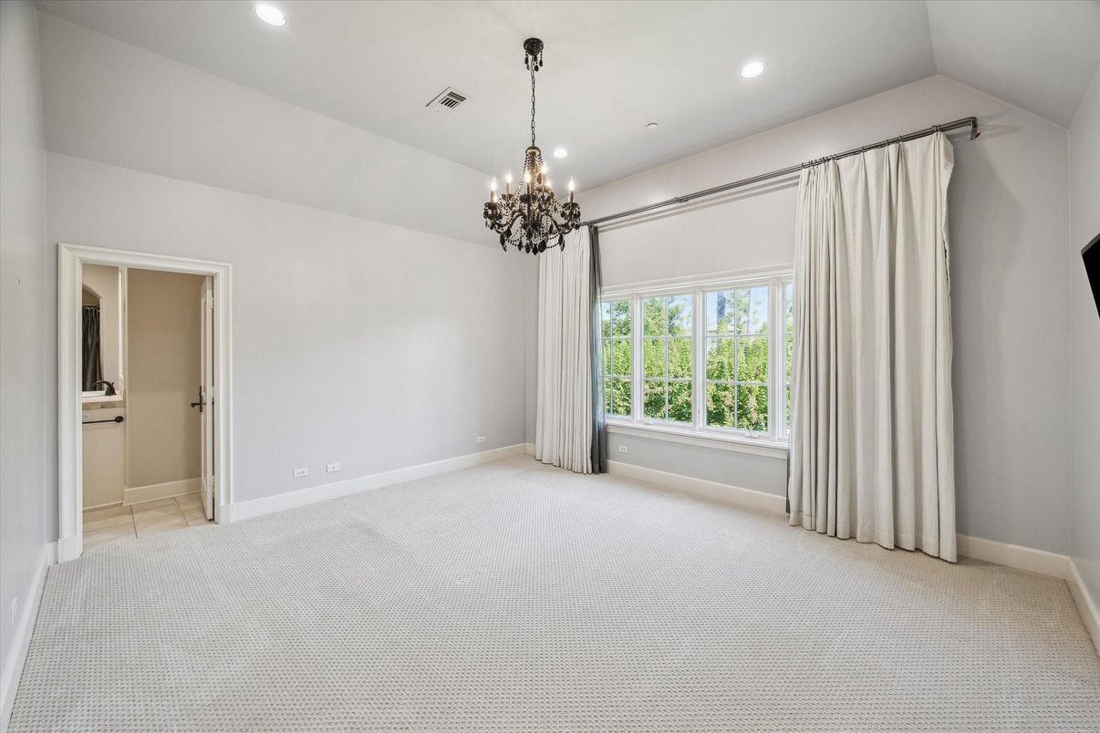 Chandelier, Empty room, Interior, Recessed Lighting