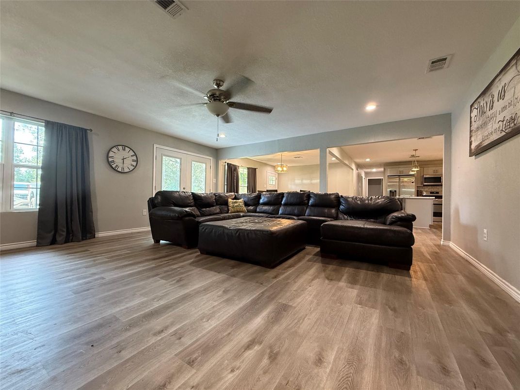 Interior, Living room, Pendant Lights, Recessed Lighting, Wood Texture Flooring