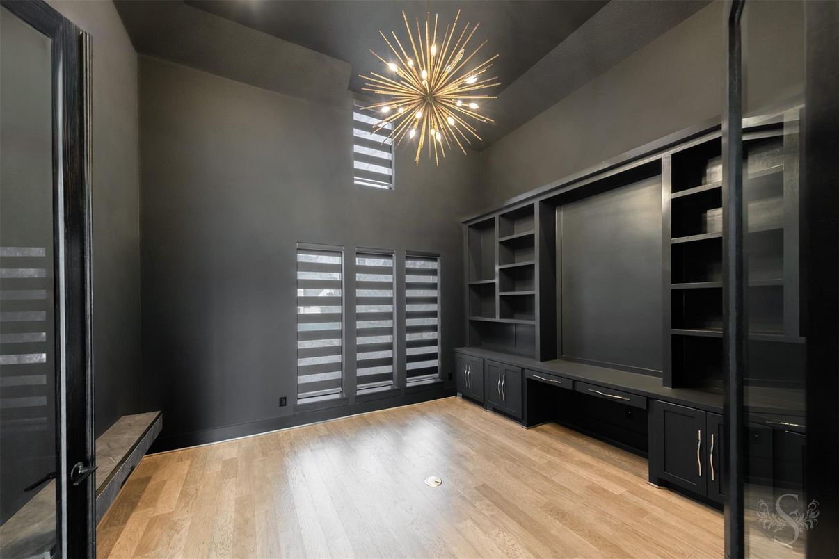 Interior, Pendant Lights, Wood Texture Flooring