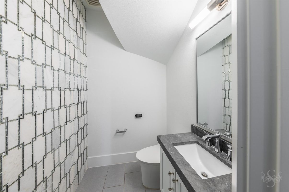 Bathroom, Interior