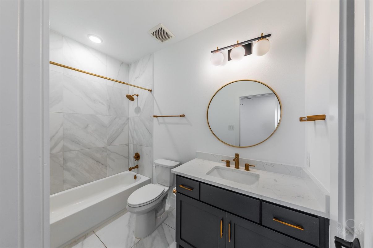 Bathroom, Interior, Marble, Marble Walls, Recessed Lighting