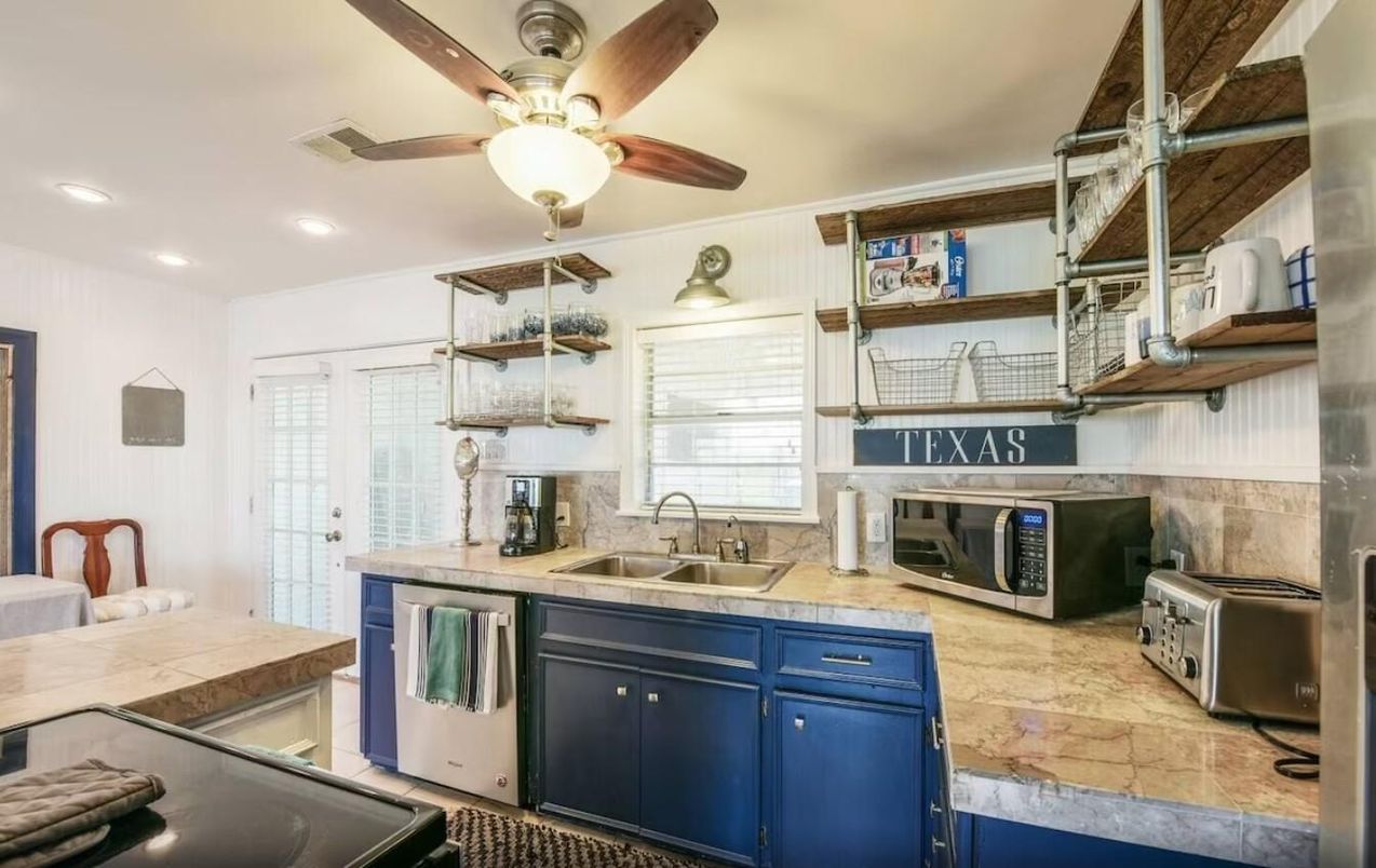Interior, Kitchen, Recessed Lighting