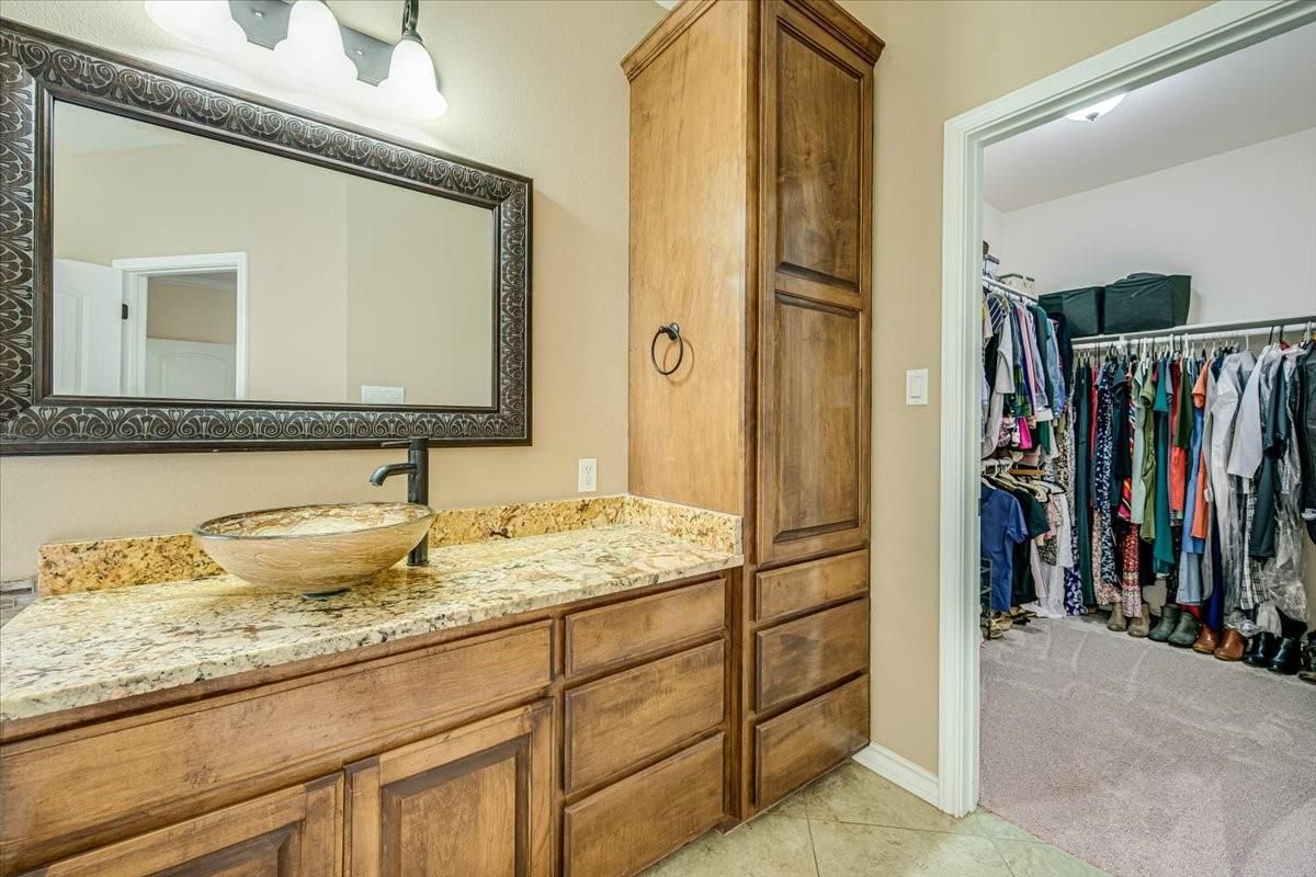 Bathroom, Dual Sink Vanities, Interior, Walk-in Closets
