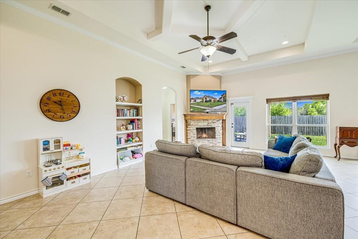 Fireplace, Interior, Living room, Recessed Lighting