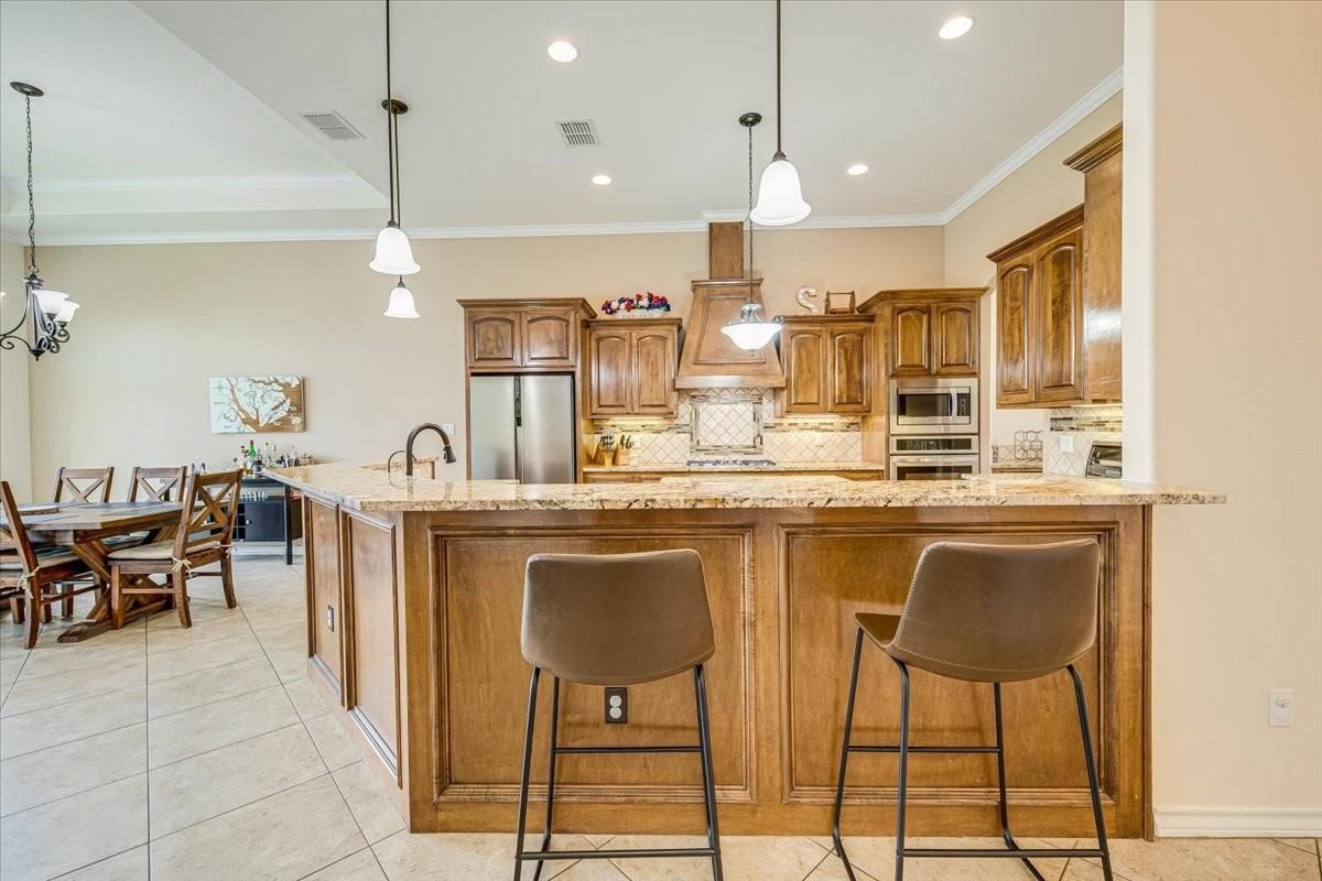 Dining room, Interior, Kitchen, Pendant Lights, Recessed Lighting, Stainless Steel Appliances