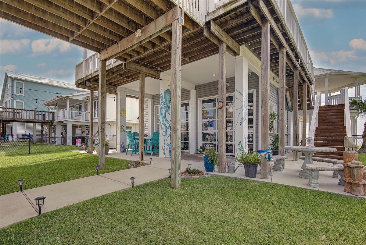 Backyard, Exterior