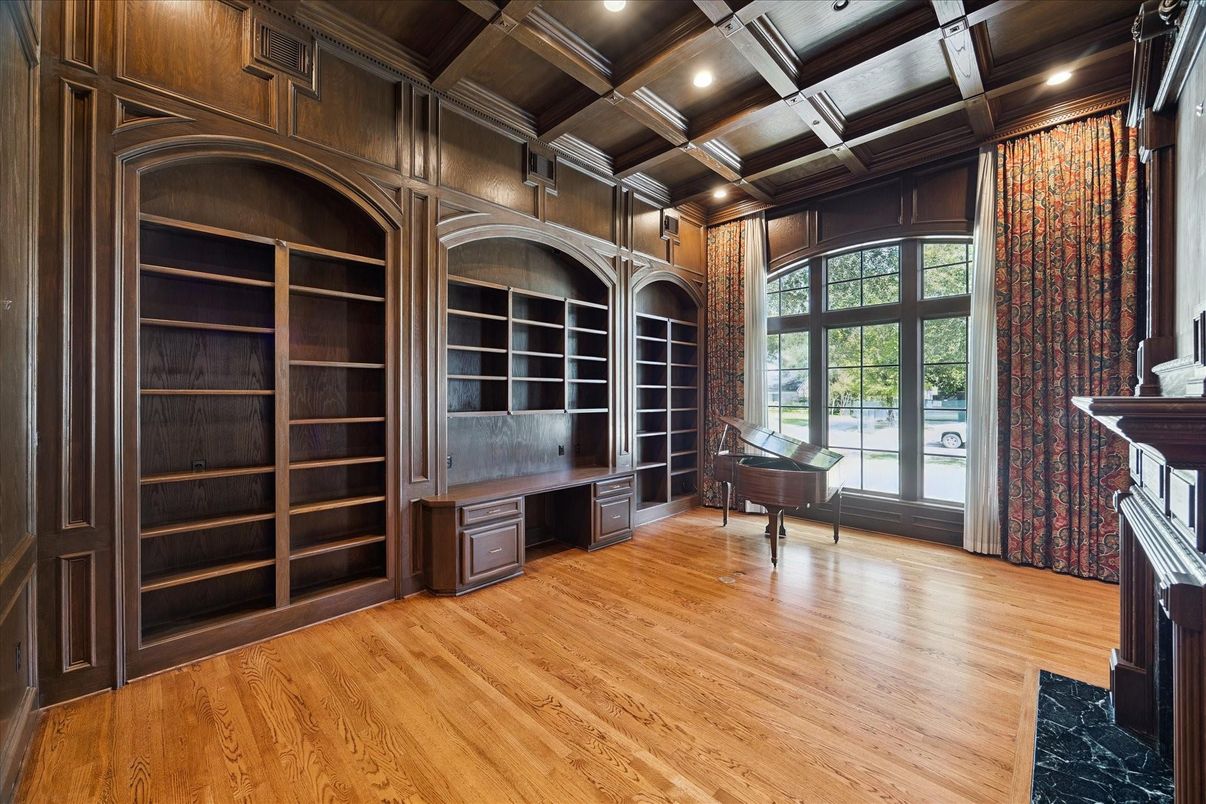 Interior, Piano, Recessed Lighting, Wooden Beams, Wooden Ceilings, Wood Texture Flooring, Wooden Walls