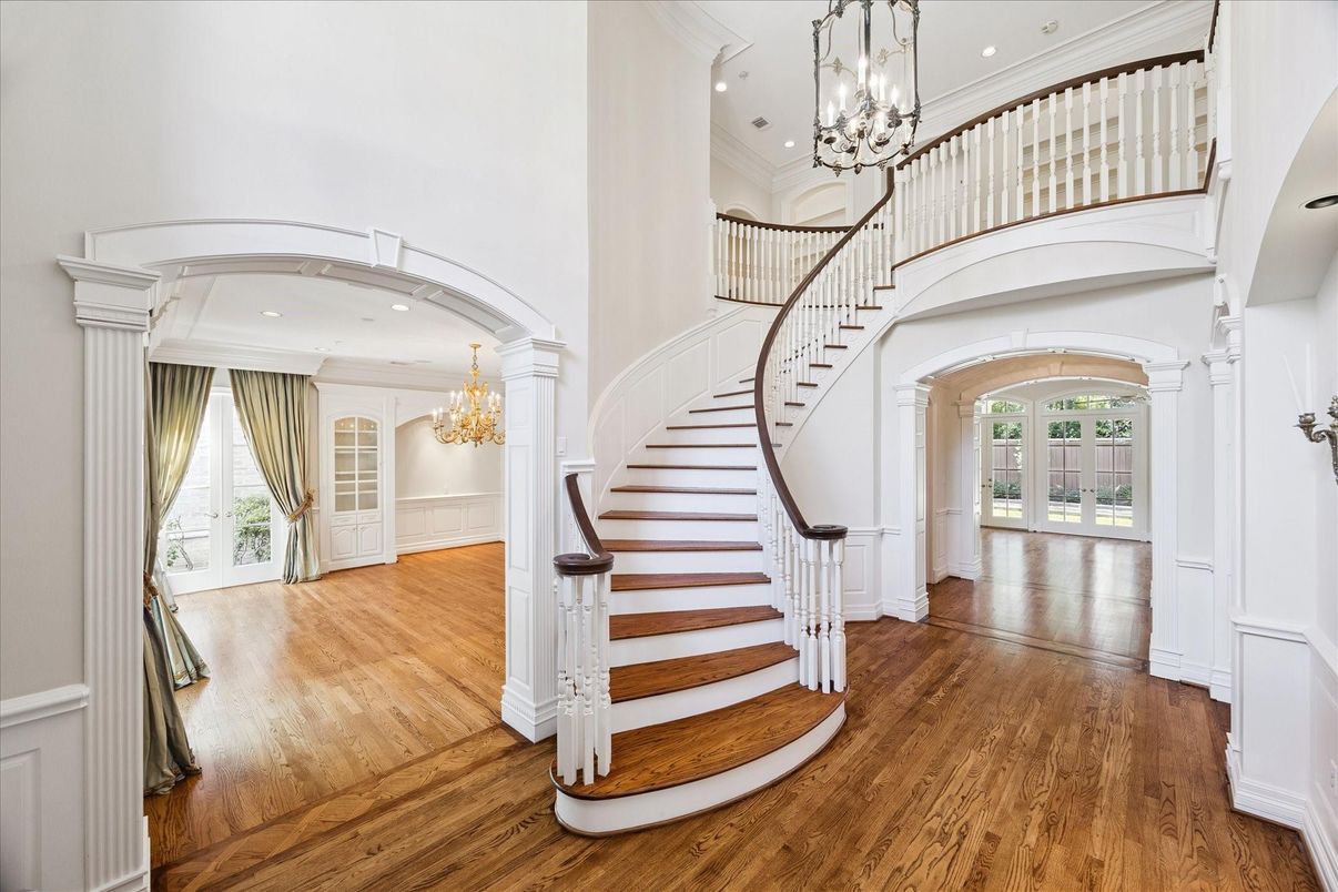 Chandelier, Interior, Recessed Lighting, Wood Texture Flooring