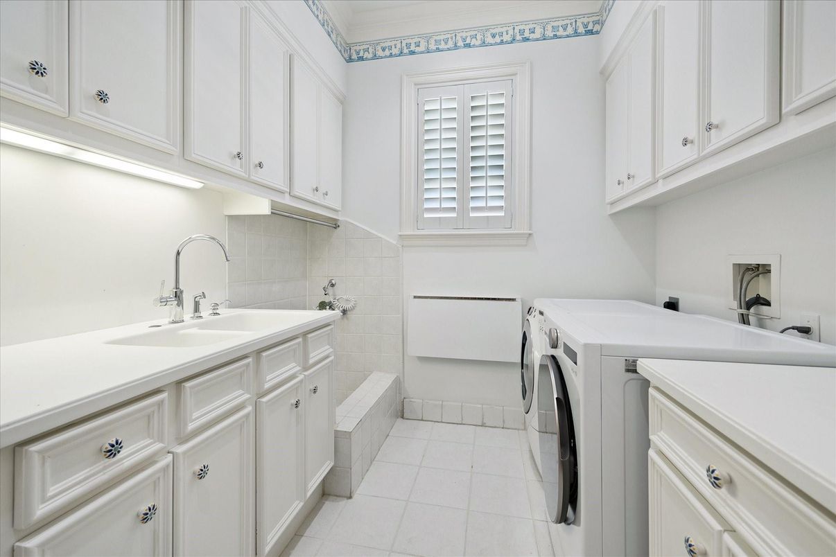 Interior, Washer