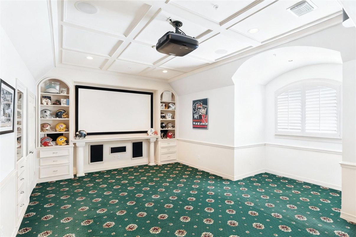 Interior, Projection Screen, Recessed Lighting, Theatre Room