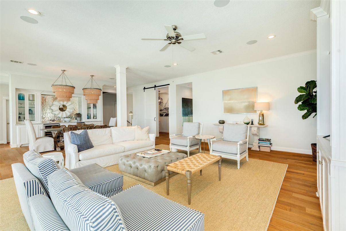 Dining room, Interior, Kitchen, Living room, Pendant Lights, Recessed Lighting, Wood Texture Flooring
