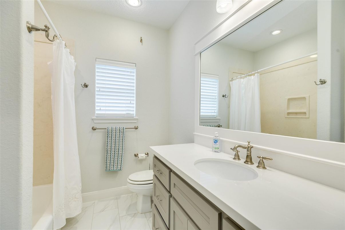 Bathroom, Interior, Marble, Recessed Lighting