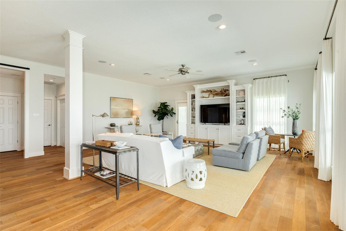 Interior, Living room, Recessed Lighting, Wood Texture Flooring