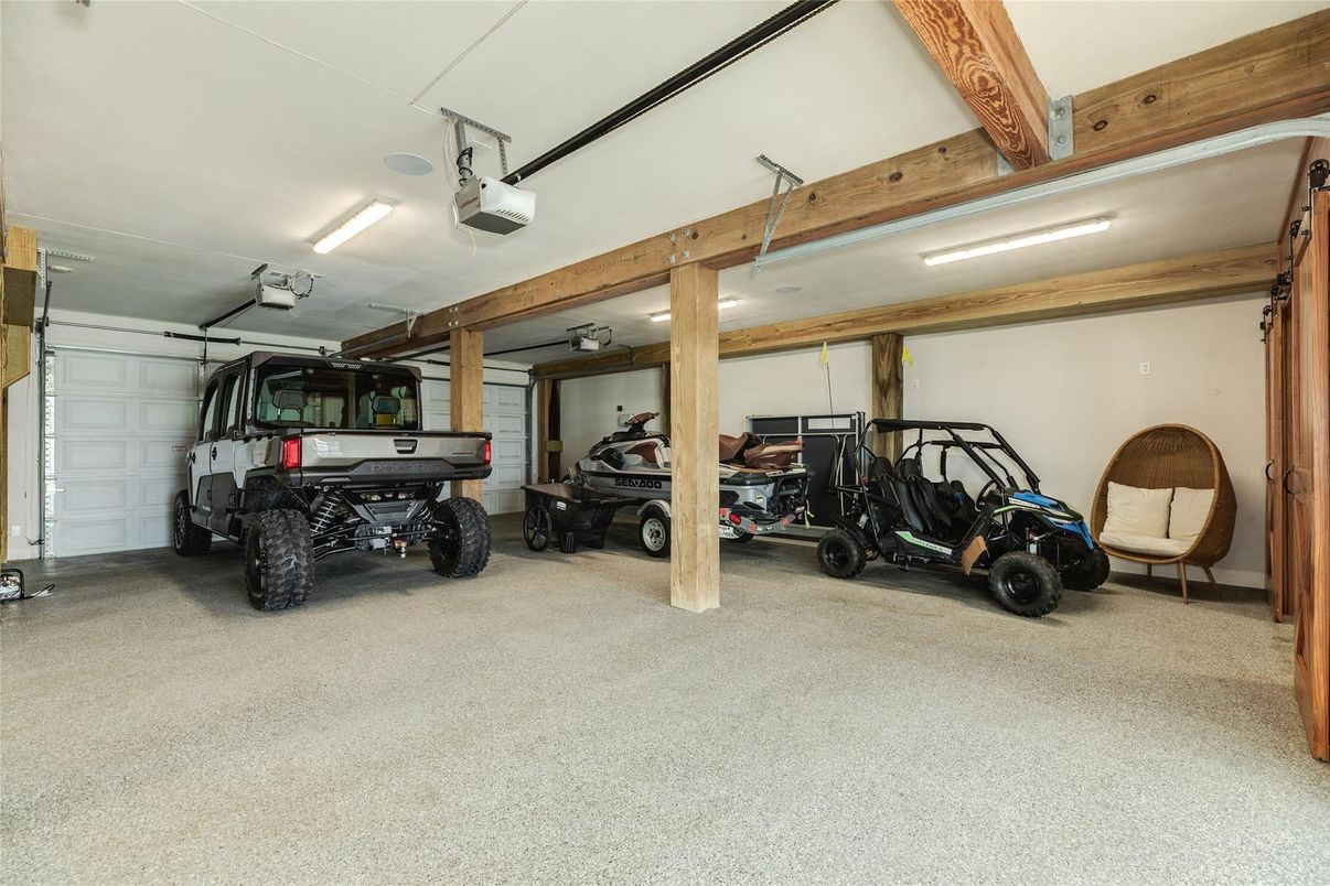 Garage, Interior