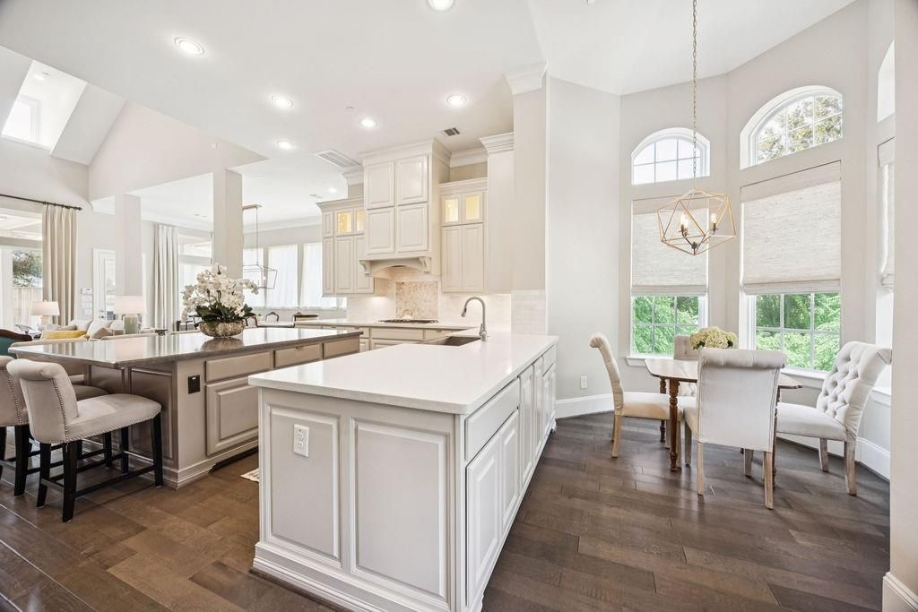 Dining room, Interior, Kitchen, Pendant Lights, Recessed Lighting, Wood Texture Flooring