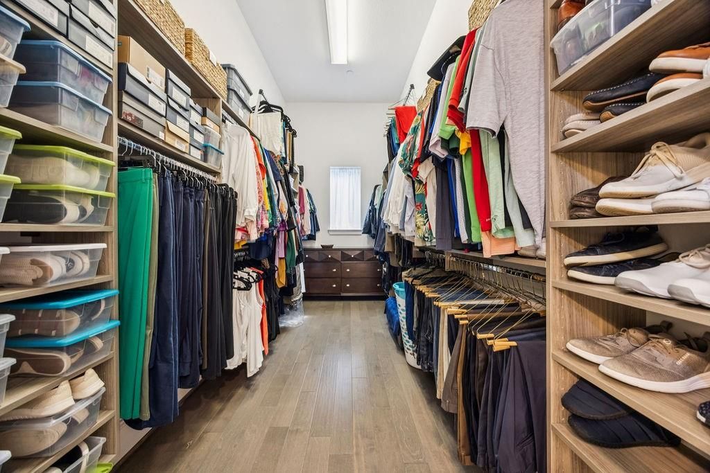 Interior, Walk-in Closets, Wood Texture Flooring