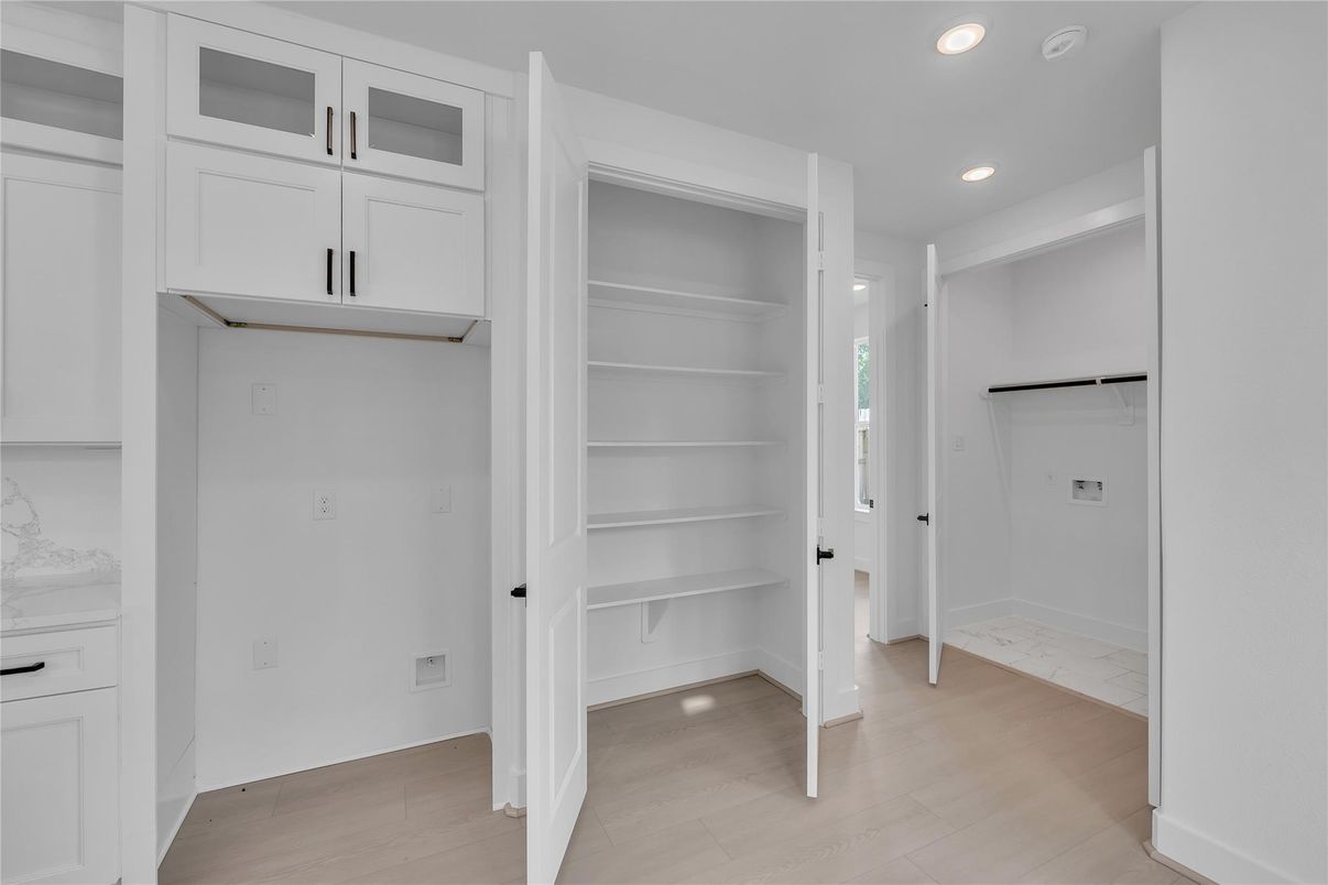 Interior, Recessed Lighting, Wood Texture Flooring