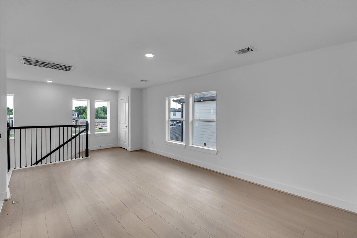 Empty room, Interior, Recessed Lighting, Wood Texture Flooring
