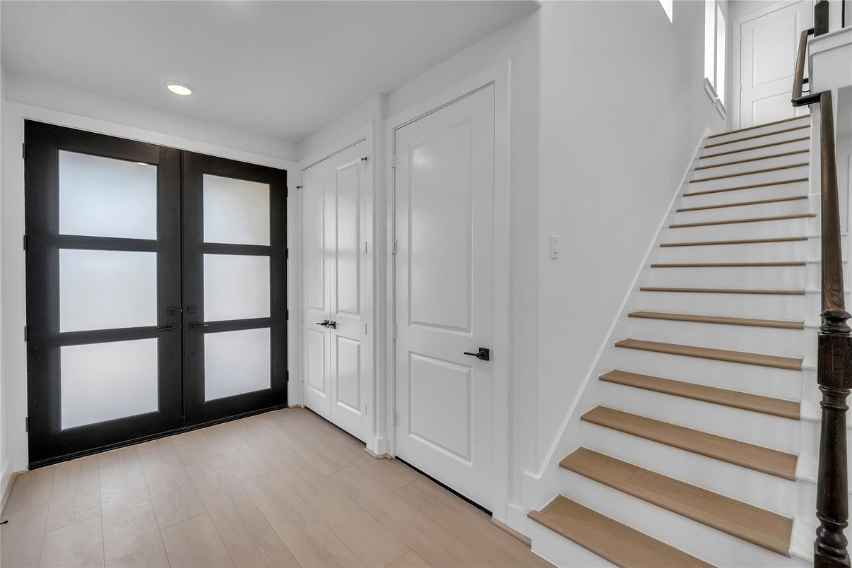 Interior, Recessed Lighting, Wood Texture Flooring