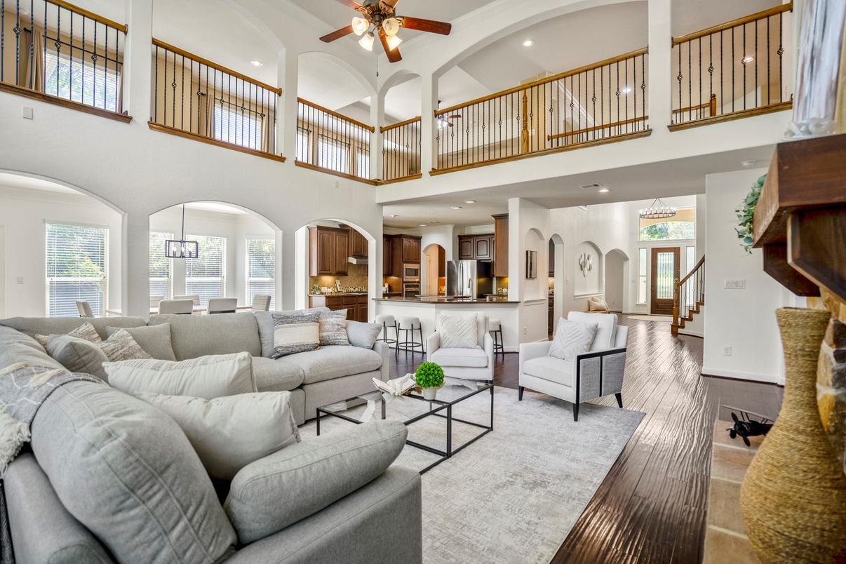 Dining room, Interior, Kitchen, Living room, Pendant Lights, Recessed Lighting, Wood Texture Flooring