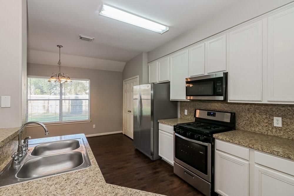 Interior, Kitchen, Pendant Lights, Wood Texture Flooring