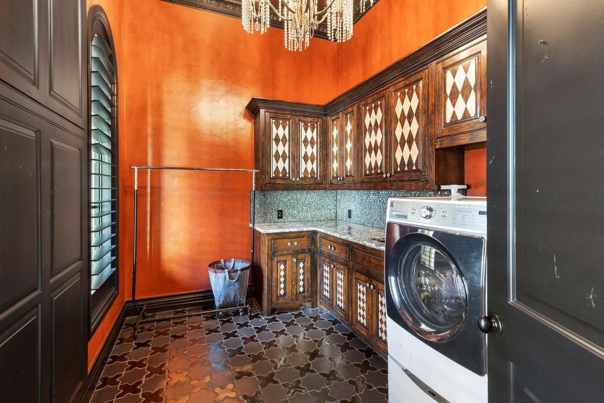 Chandelier, Interior, Washer