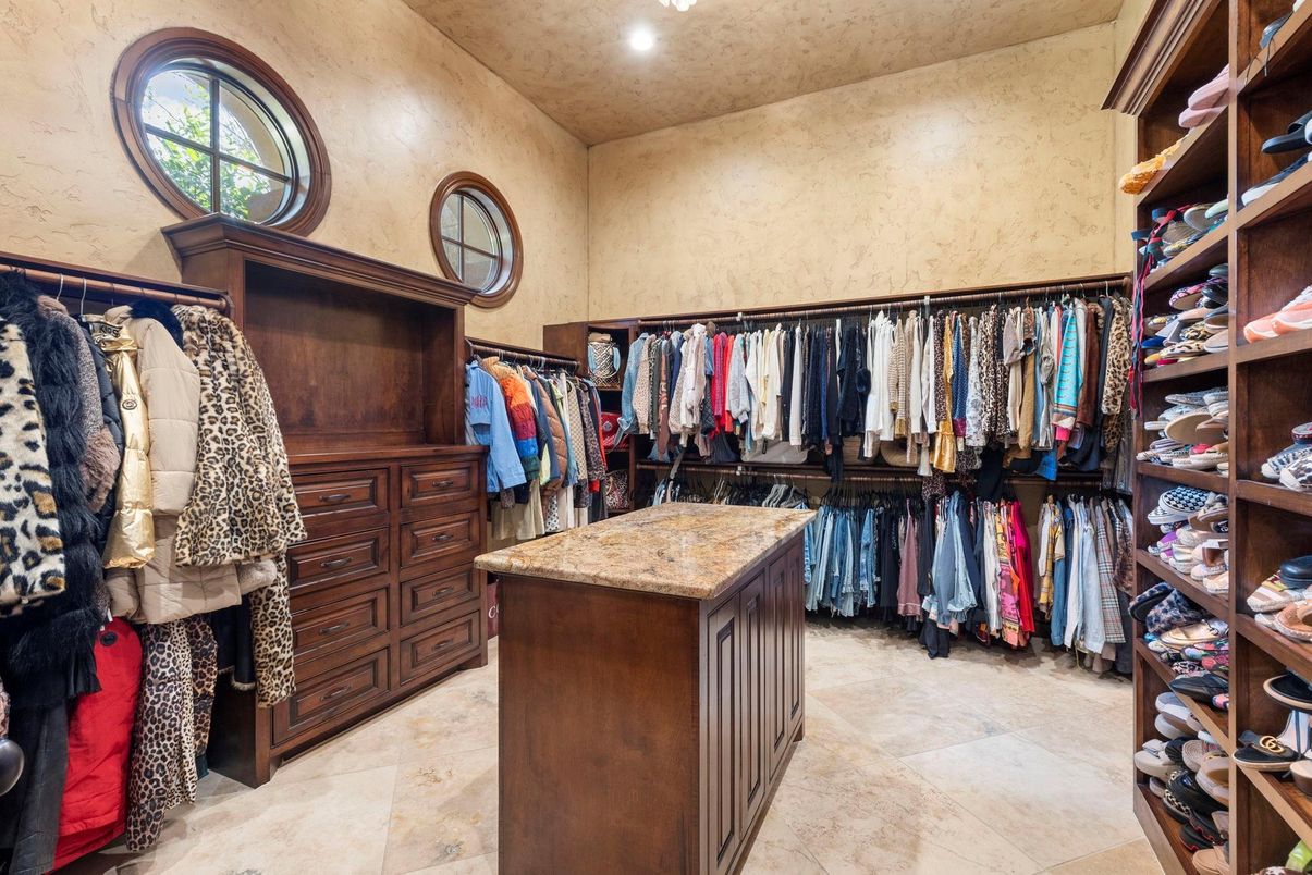 Interior, Recessed Lighting, Walk-in Closets