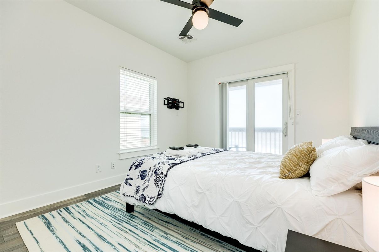 Bedroom, Interior, Water, Wood Texture Flooring