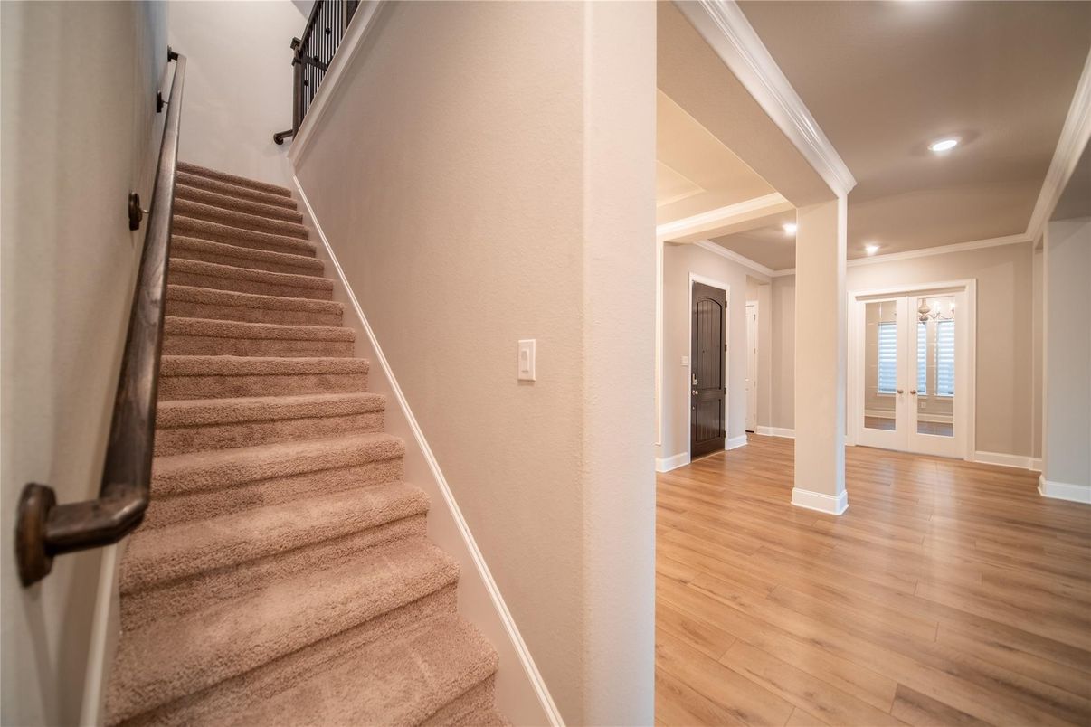 Interior, Recessed Lighting, Wood Texture Flooring