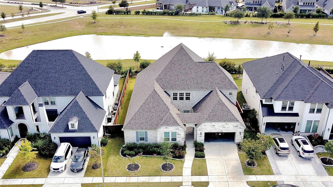 Attached, Exterior, Facade, French Provincial