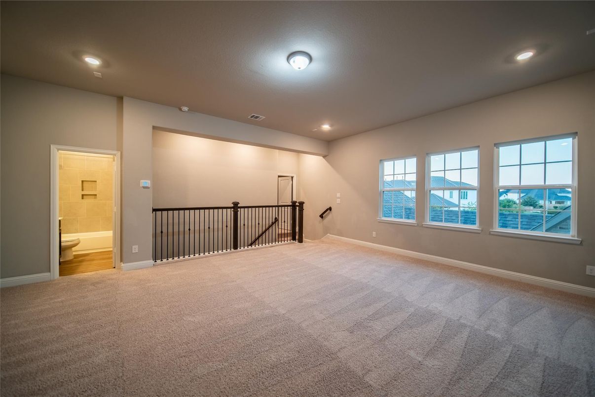 Bathroom, Empty room, Interior, Recessed Lighting