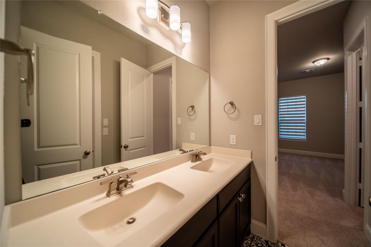 Bathroom, Dual Sink Vanities, Interior