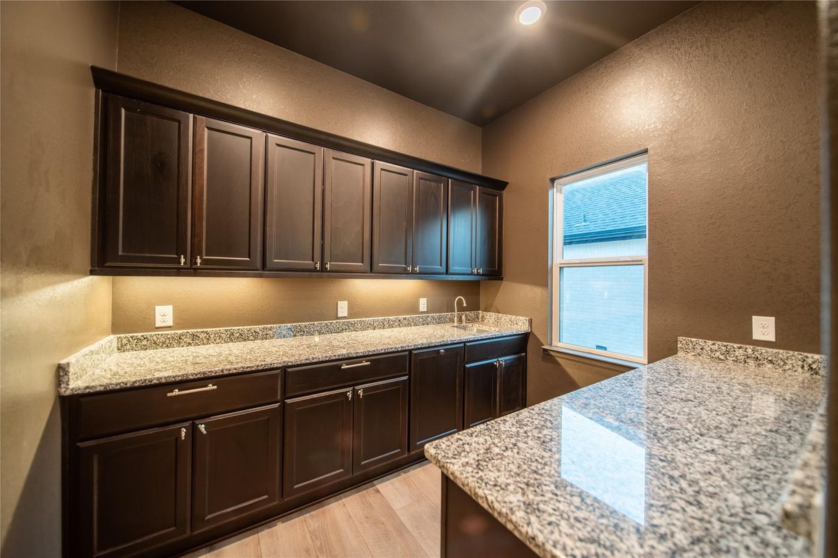 Interior, Recessed Lighting, Wood Texture Flooring