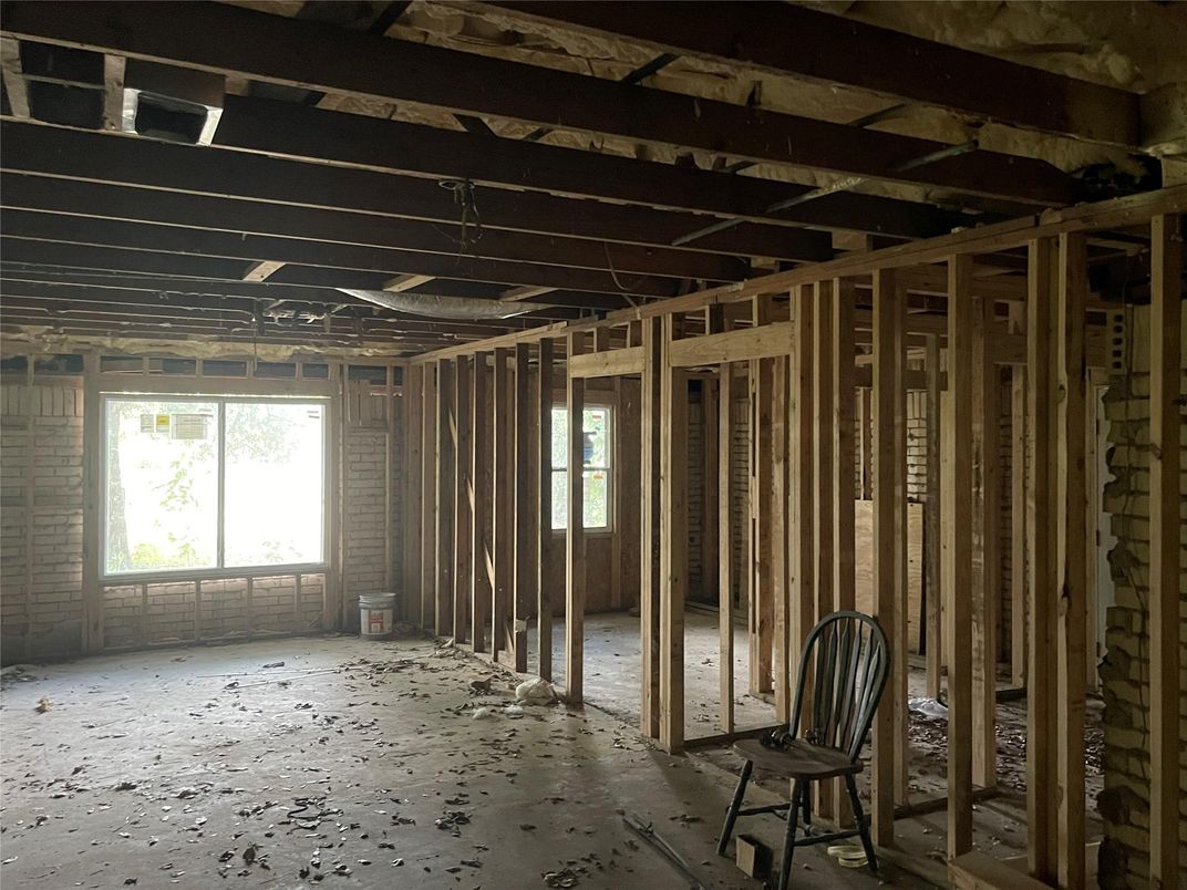 Empty room, Interior, Wooden Beams
