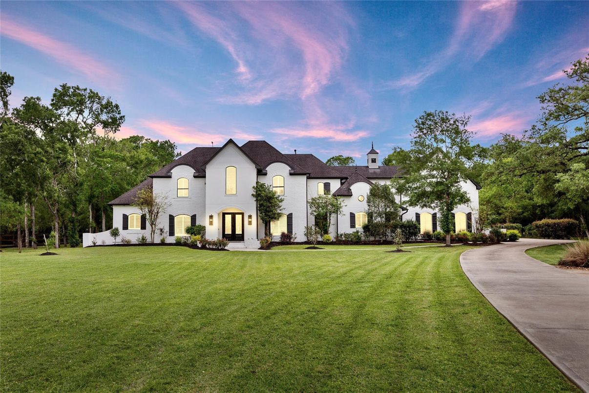 Backyard, Exterior, Facade, French Provincial