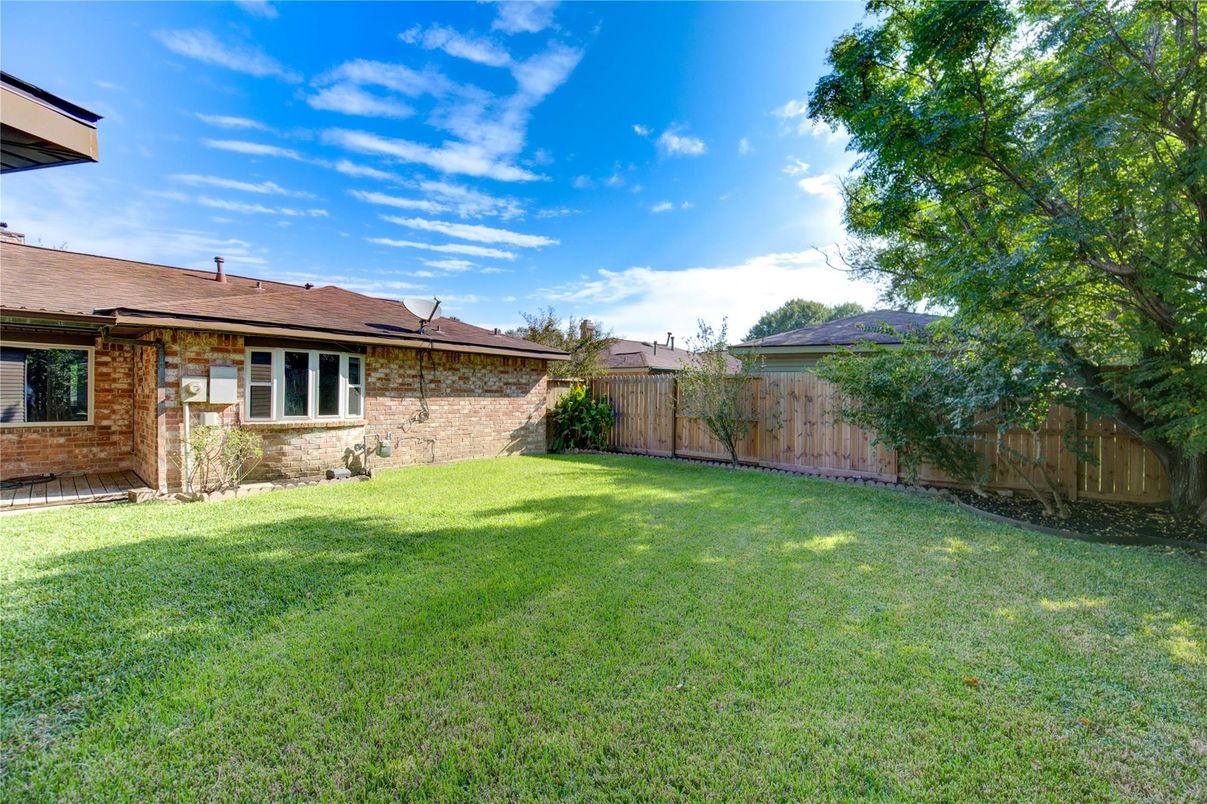 Backyard, Exterior