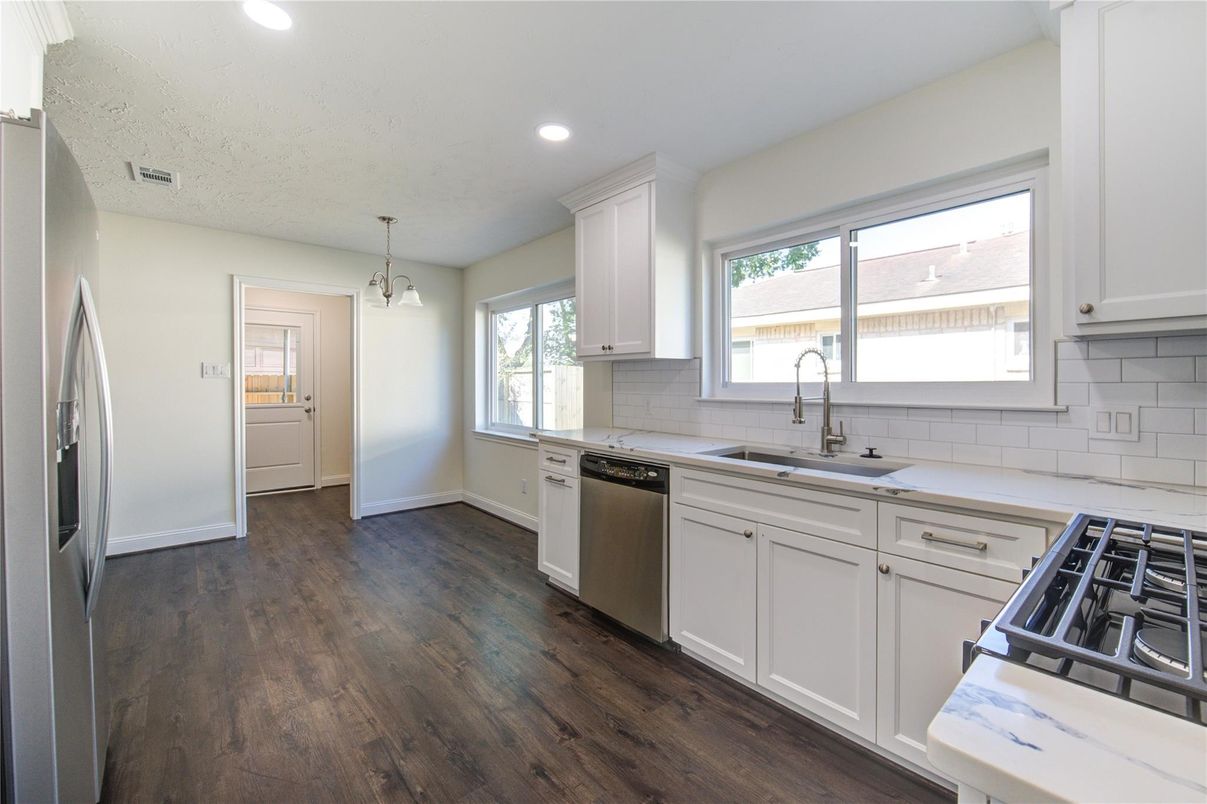 Interior, Kitchen, Pendant Lights, Recessed Lighting, Wood Texture Flooring