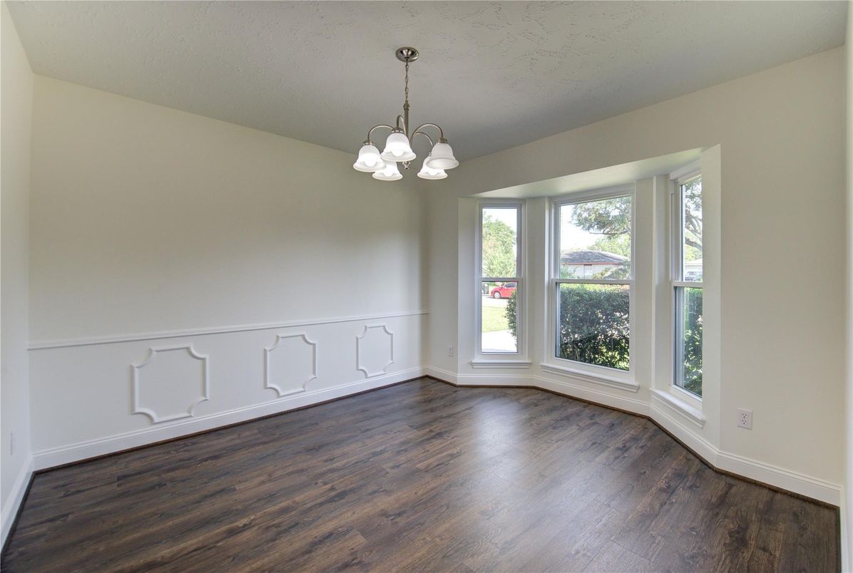 Chandelier, Empty room, Interior, Wood Texture Flooring
