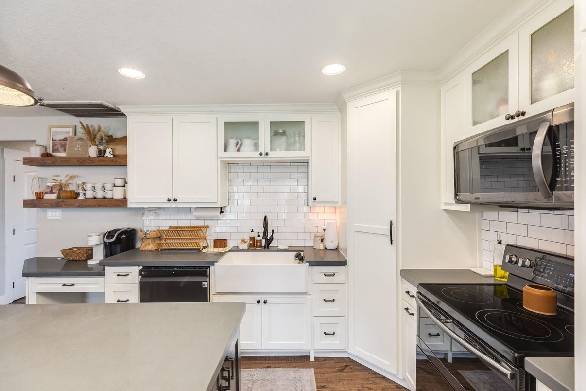 Interior, Kitchen, Recessed Lighting, Wood Texture Flooring