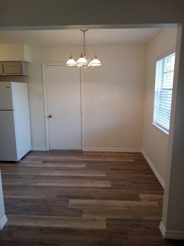 Chandelier, Empty room, Interior, Wood Texture Flooring