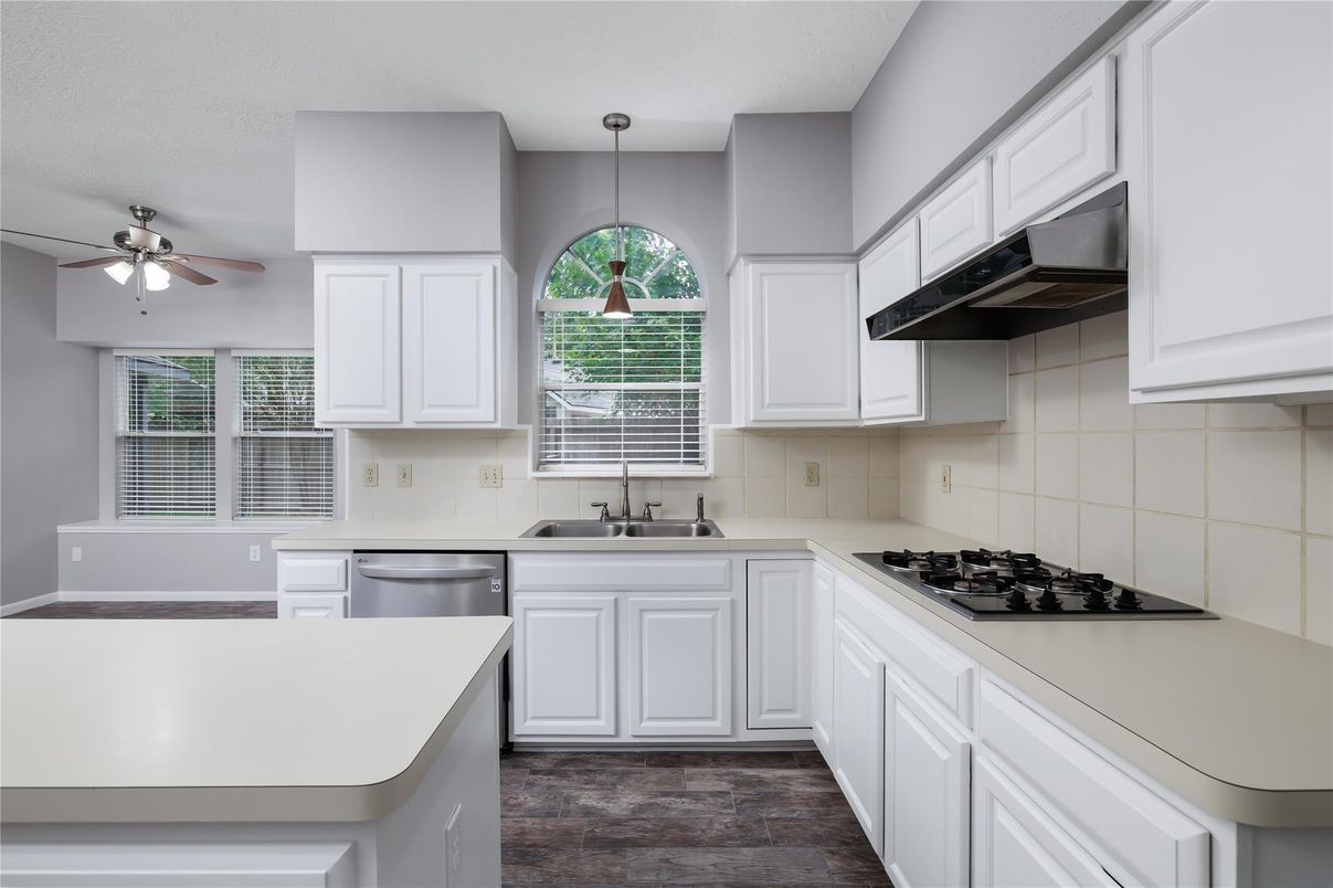 Interior, Kitchen, Pendant Lights, Wood Texture Flooring