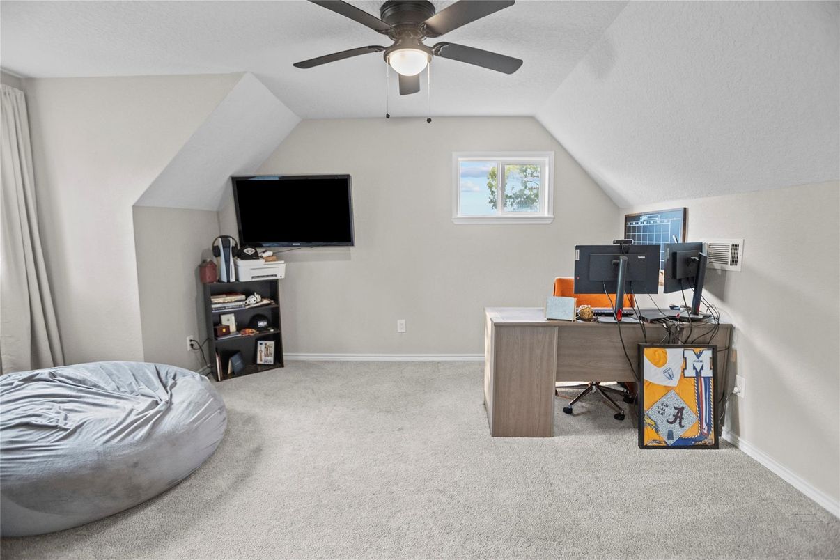 Home Office, Interior