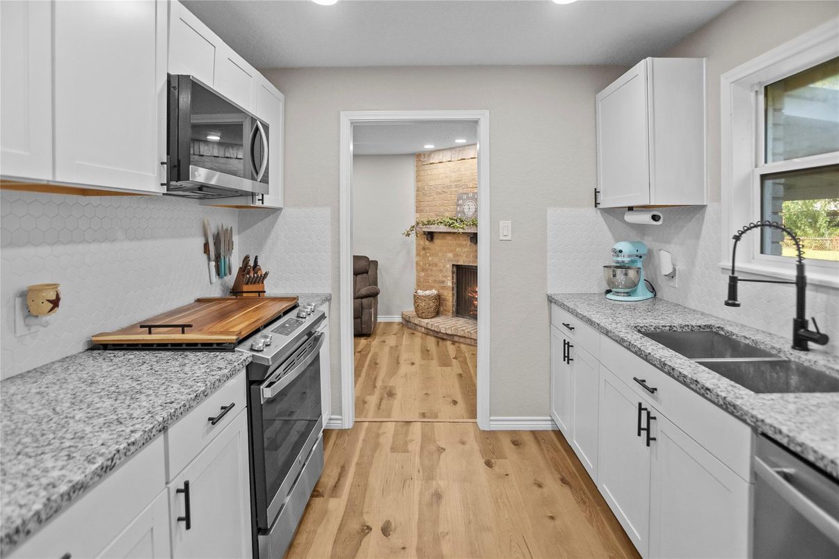 Fireplace, Interior, Kitchen, Recessed Lighting, Wood Texture Flooring